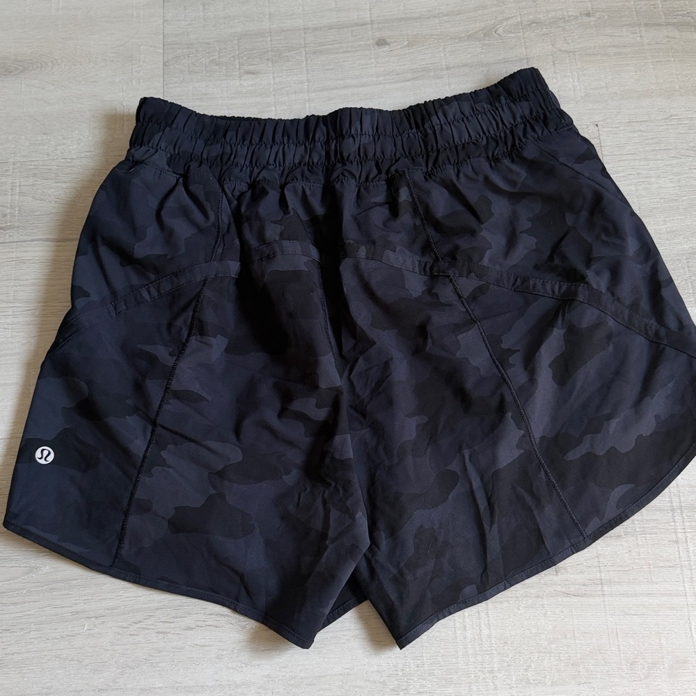 Lululemon Track That High-Rise Short 5" - Picture 5 of 6